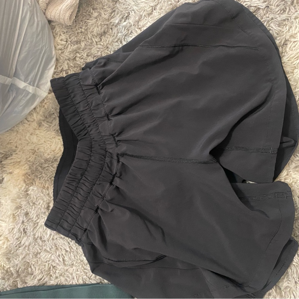 Lululemon athletic shorts w/ drawstring tie (lined)